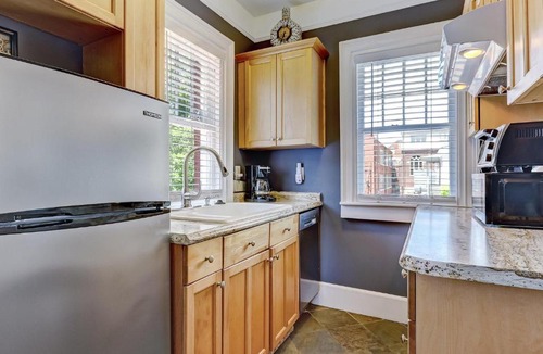 Thomas Square Apartment | Drayton Place Carriage Unit 2