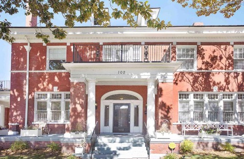 Thomas Square Apartment | Drayton Place One Bedroom by Lucky Savannah