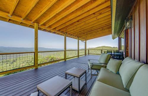 Penrose House | Dreamy Penrose Cabin w/Panoramic Mountain Views