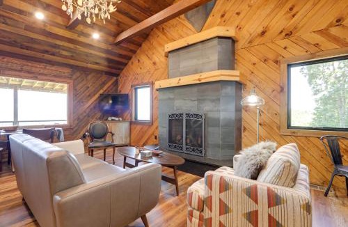 Penrose House | Dreamy Penrose Cabin w/Panoramic Mountain Views