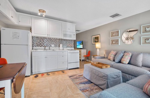 Isles of Capri Condo | Driftwood Landing 9- Isles of Capri Vacation Resort.