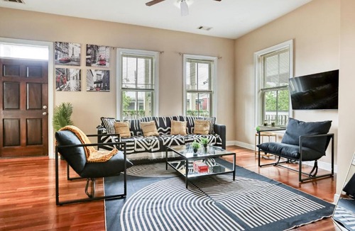 Metropolitan Apartment | Duplex by Forsyth Park - 2 King Beds - Patio & Balcony