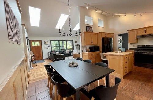 Hot Springs Cabin | Dynamite Mountain House, Beautiful Views- Hot Tub-Firepit