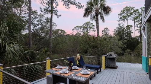 Folly Beach House | E Huron Ave - Tidecrest by AvantStay