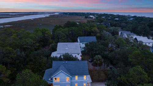 Folly Beach House | E Huron Ave - Tidecrest by AvantStay