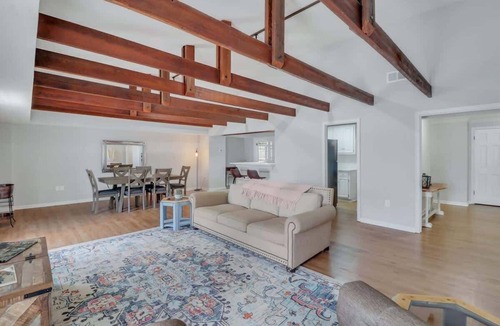 Statesboro Apartment | Eagle Creek Loft - Close to Shops, Food, GSU!