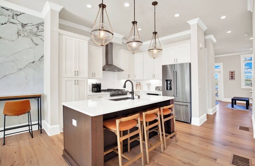 Hitch Village - Fred Wessels Homes House | Eastern Wharf Luxury Townhome - Sleeps 6
