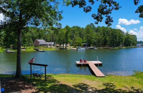 Prosperity House | Easy Lake Living - Sleeps 8