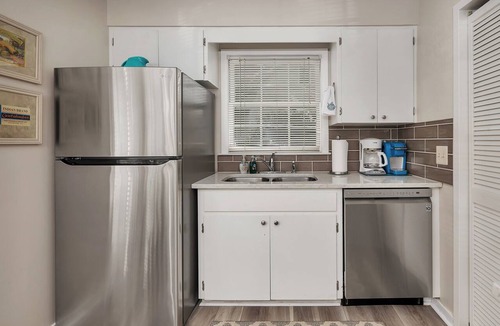 Saint Simons Island Condo | Easy walk to the beach from this condo!