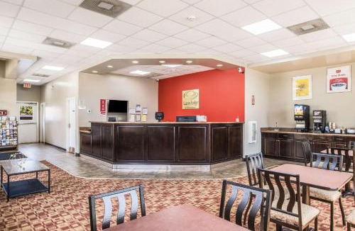 Garden City Cabin | Econo Lodge Garden City - Savannah