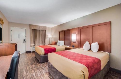 Walterboro Cabin | Econo Lodge Walterboro I-95