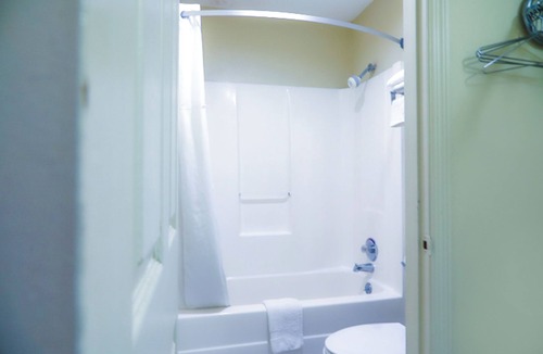 Ashburn Hotel | Economy Inn Ashburn GA I-75