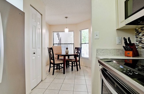 South Bradenton Apartment | ED Shorewalk, Pools, Tennis, Pickle Ball, near Beaches Anna Maria Island and IMG