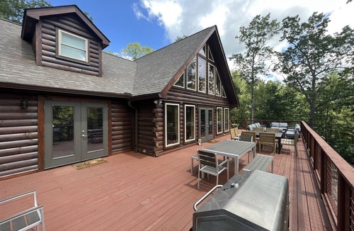 Brevard House | El Escorpio North - Large Custom Home with Game Room and Fire Pit