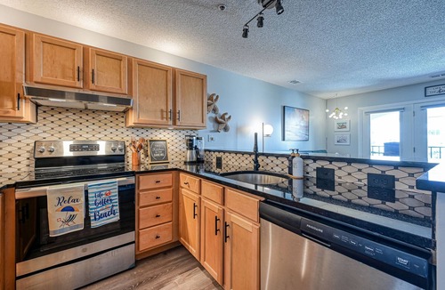 North Topsail Beach Condo | Elegant Beach Escape, Warm, Comfy Cozy, Family fun, Massage Chair, Retro Games