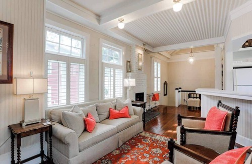 Savannah Victorian District Apartment | Elegant Carriage House Overlooking Forsyth Park