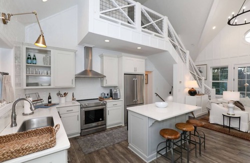 Tiger House | Elegant Murray Cove at Lake Burton