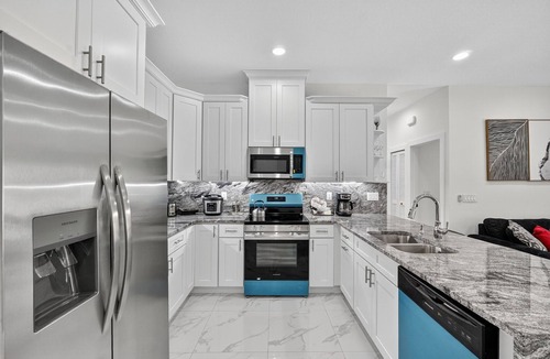 Thonotosassa House | Elegant New 3BR Home Modern Finishes & Natural Light