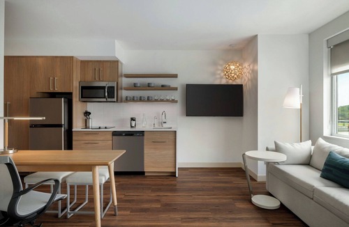 North Charleston Hotel | Element by Marriott Charleston Airport