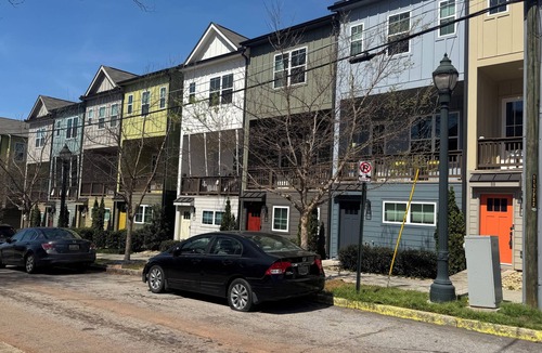 Summerhill House | Elite World Cup 3-Bdr Summerhill Townhouse by Beltline w/BRT direct to Stadium