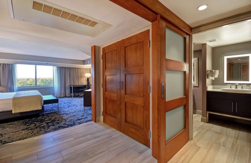 Cary Hotel | Embassy Suites by Hilton Raleigh Durham Research Triangle