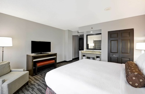 Charlotte Hotel | Embassy Suites Hotel Charlotte