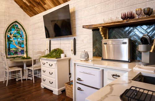 Alpharetta Cottage | Enchanted creekside chapel right in the heart of Alpharetta!