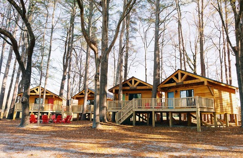 Franklinton Cabin | Enchanting Cabin Treehouse Retreat with Fire Pit - Perfect Getaway!n