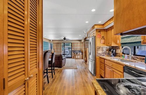 Smithville Boat Rental | Enchanting Houseboat-Scales-on CHL @ Pates Ford Resort