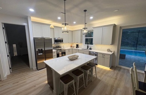North Port House | "Endless Summer" 3-bedroom pool house in North Port, Florida