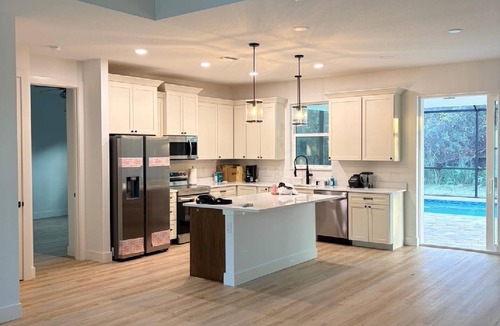 North Port House | "Endless Summer" 3-bedroom pool house in North Port, Florida