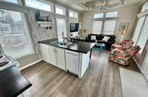 Nettles Island House | Enjoy paradise in this amazing 1 bedroom 1 bath beach bungalow.