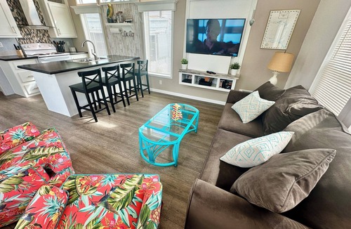 Nettles Island House | Enjoy paradise in this amazing 1 bedroom 1 bath beach bungalow.