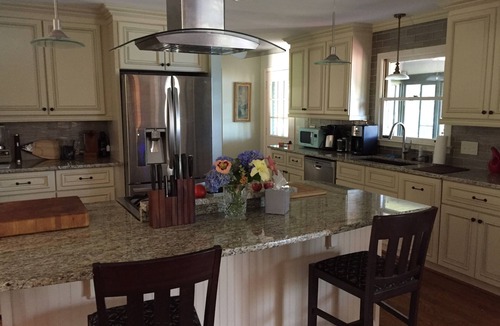 Seneca House | Enjoy Paradise on Lake Keowee