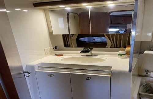 Sailboat Bend Boat Rental | Enjoy relaxing stay on beautiful air conditioned 40' yacht.