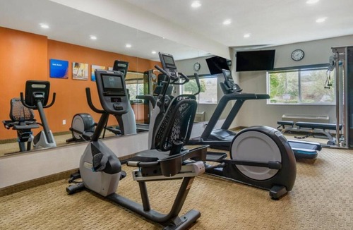 Bothell House | Enjoy spacious accommodations conveniently located in Seattle North