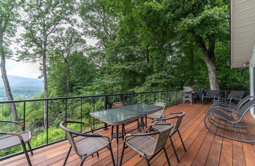 Pisgah Forest House | Enjoy the View in the Journey House