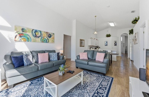 Seasons House | Entertaining Game Room 4BR Near Disney