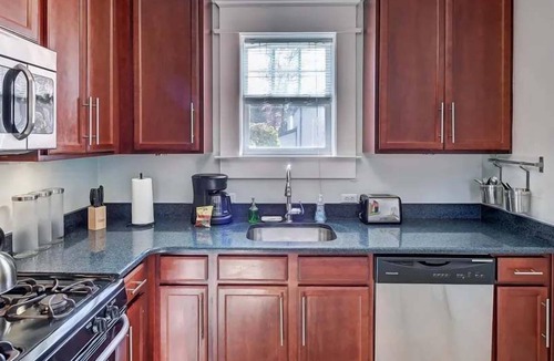 Dilworth Apartment | Entire 4-Unit in Dilworth | 8 Beds | near Uptown