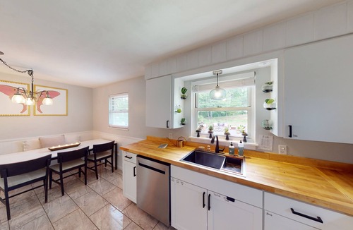 Pisgah Forest House | Entire Cottage at PNF with Bike storage
