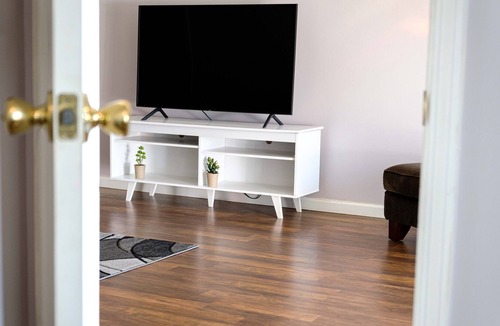 Evans House | Entire townhome, vacation rental and perfect stay for traveling professionals.
