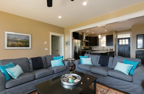 Asheville House | Epic Long Range Mountain Views & Fire Pit! CLOSE to DT AVL/Biltmore/Parkway!