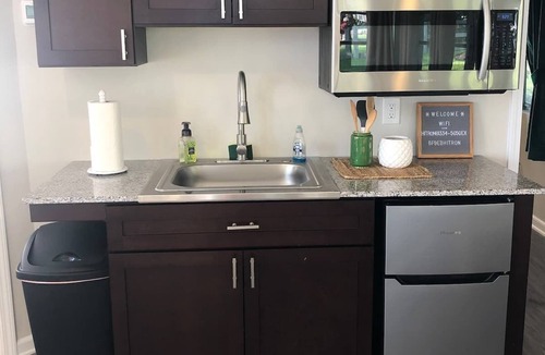 Greenwood House | Escape on Lake Greenwood: Kayaks, Beach, Pier, Firepit, Putting Green, & More!