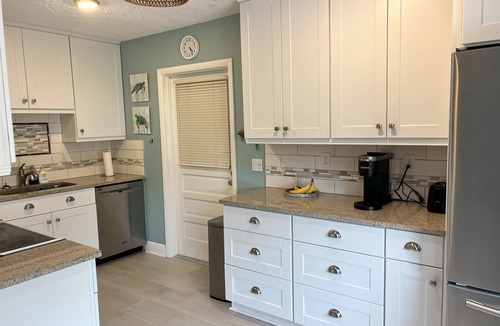 Hutchinson Island South House | Escape to Island Time in this Beach & Intercoastal Gem on Hutchinson Island