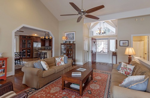 Cullowhee House | Escape to Lake Glenville