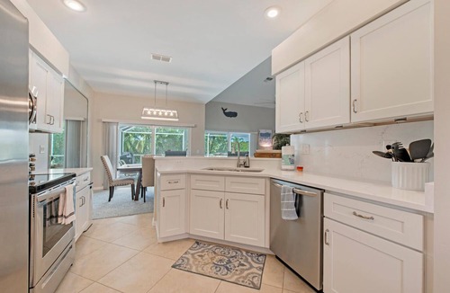 Naples House | Escape to Paradise: Luxurious 3 Bed/2 bath w/Pool