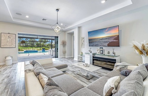 Naples House | Esplanade by the Islands
