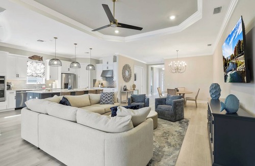 Naples House | Esplanade by The Islands