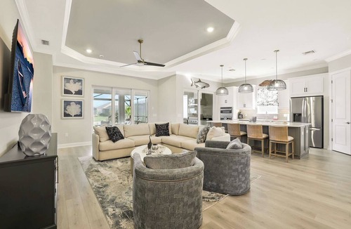 Naples House | Esplanade by The Islands