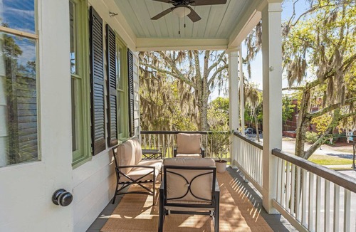 The Old Commons House | Exclusive Access to Circa 1785 Hotel w Water Views